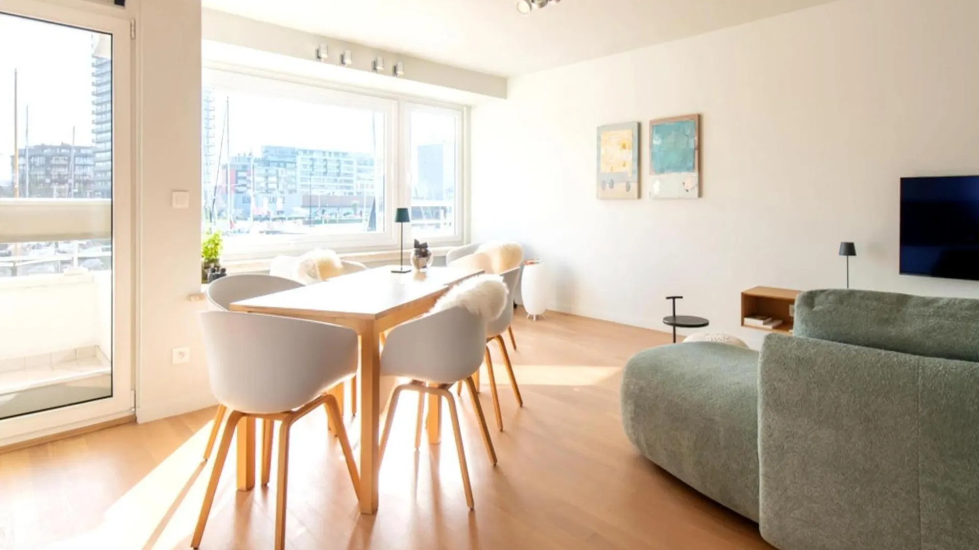 Apartment With A View Of The Marina Ostend