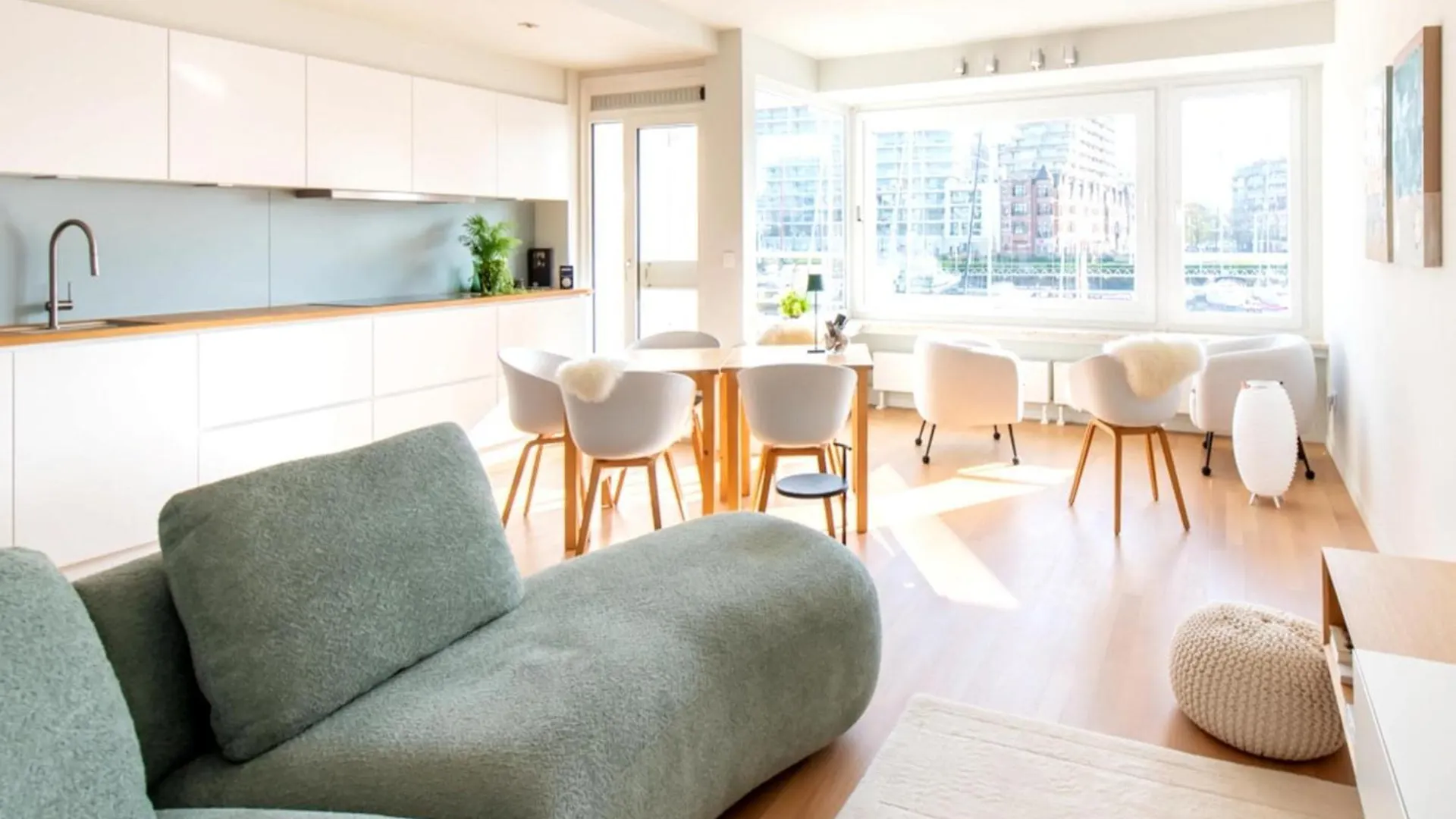 Apartment With A View Of The Marina Ostend